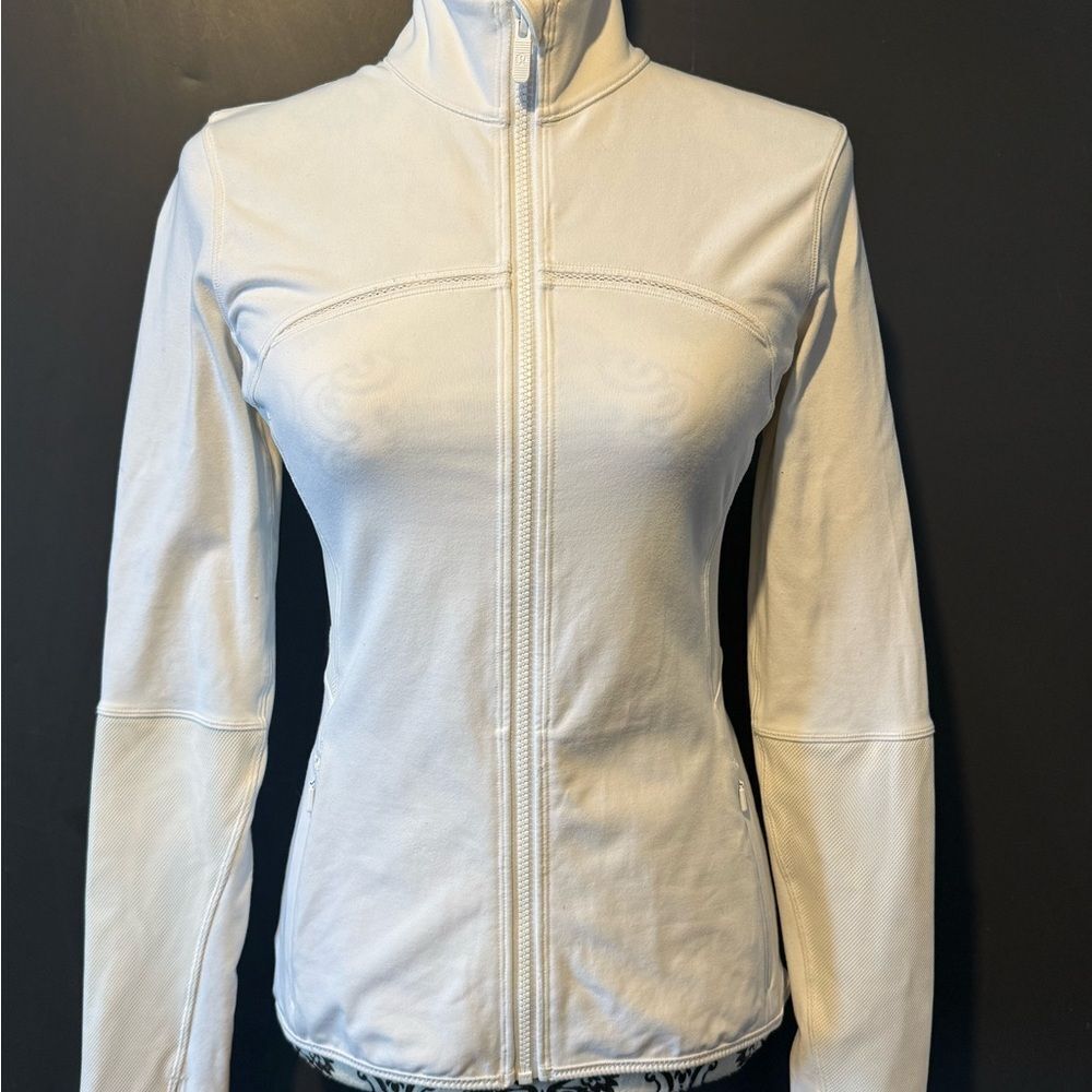 Lululemon Mesh Is More Jacket - Picture 2 of 8